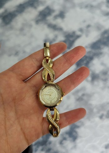 Zincir Detaylı Altın Kadın Kol Saati - Görsel 5