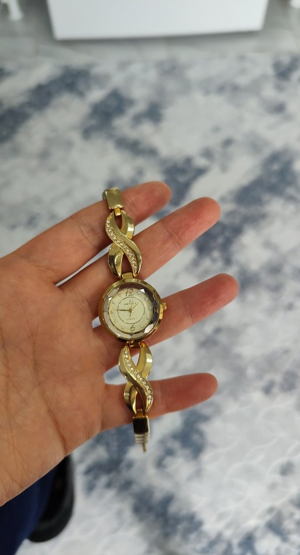 Zincir Detaylı Altın Kadın Kol Saati - Görsel 2