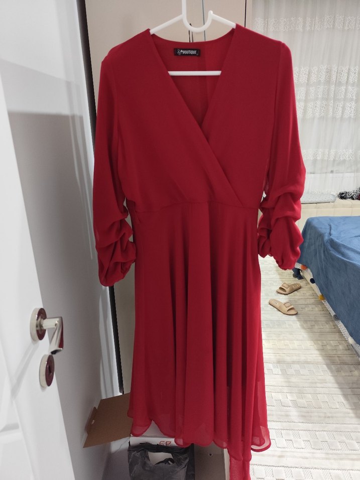 Kırmızı Uzun Drapeli Kadın Elbise - Görsel 2