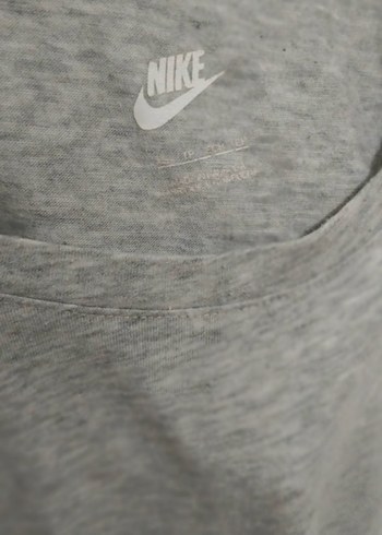 m Beden gri Renk Nike Gri Kısa Kollu Kadın Tişört