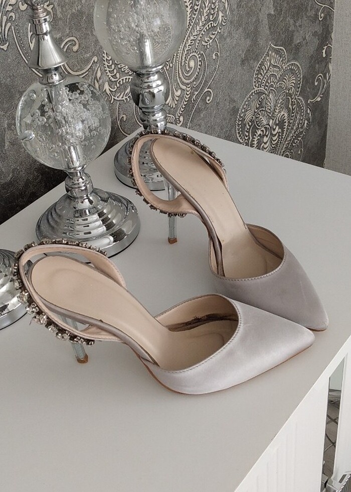 Laminta merry topuklu saten ayakkabı  - Görsel 5