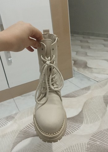 LC Waikiki Bej Deri Bağcıklı Kadın Botu