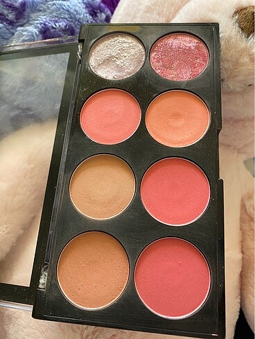  Beden Revolution Ultra Blush Sugar & Spice Allık Paleti ve çanta