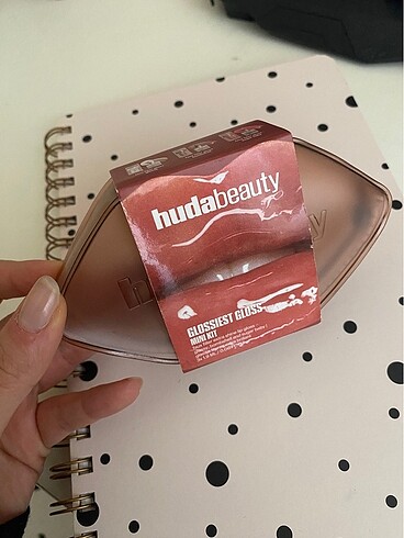 Huda beauty mini çanta