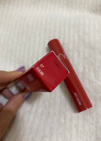Rom&nd Juicy Lasting Tint No7 Jujube Kırmızı Parlak Ruj - Görsel 3