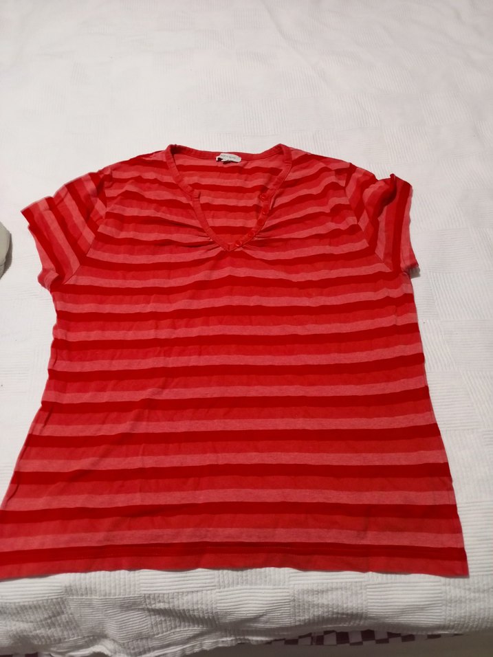 Kırmızı V Yaka Kısa Kollu Kadın Tişört - Görsel 2