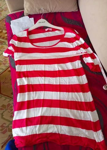 Tiffany trende Kısa Kollu Kırmızı Çizgili  l beden Tişörtü - Görsel 4