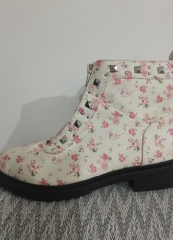 Kadın çiçek desenli bot 38 numara - Görsel 5