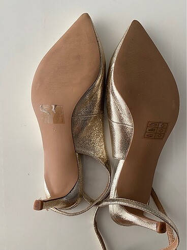 40 Beden Abiye Altın Stiletto