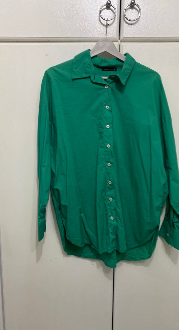Düğmeli Yeşil Gömlek - Görsel 3