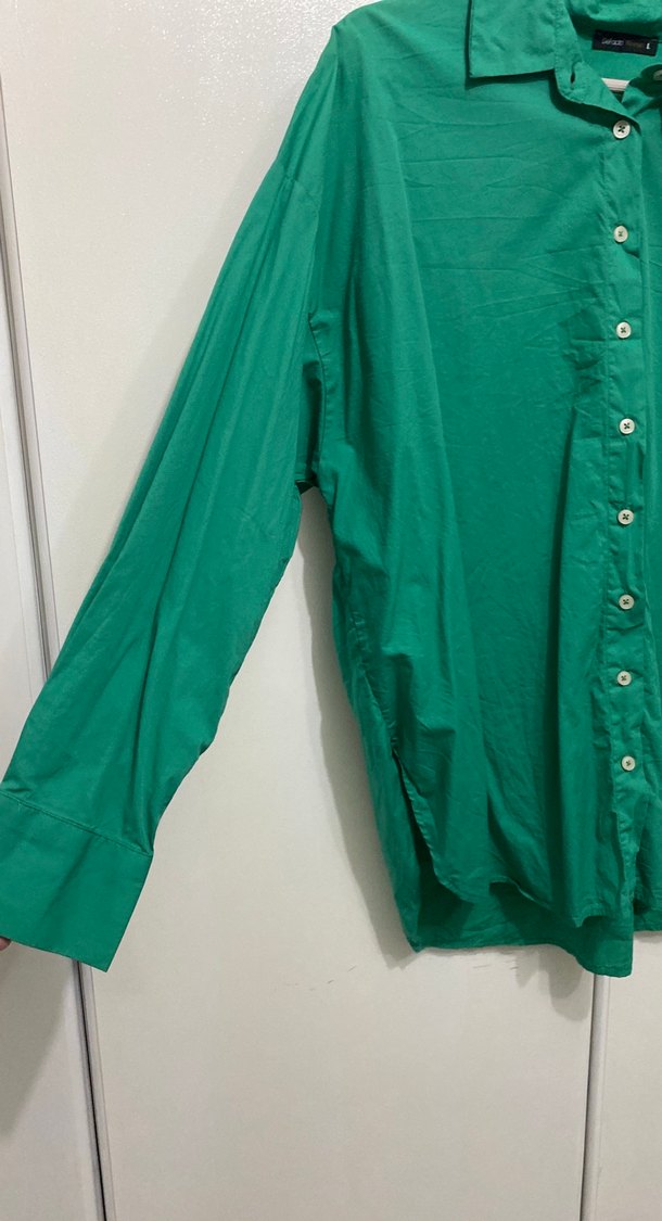 Düğmeli Yeşil Gömlek - Görsel 5