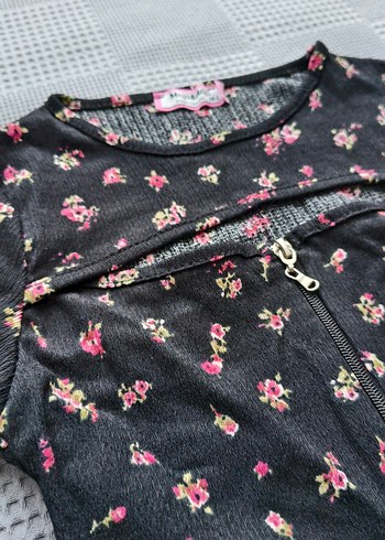 Önden Dekolte ve Fermuarlı Crop/ Büstiyer - Görsel 4