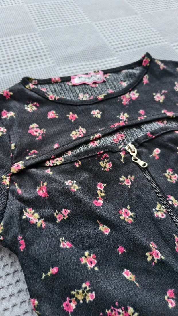 Önden Dekolte ve Fermuarlı Crop/ Büstiyer - Görsel 4