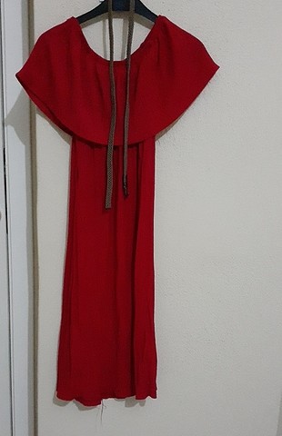 kırmızı elbise