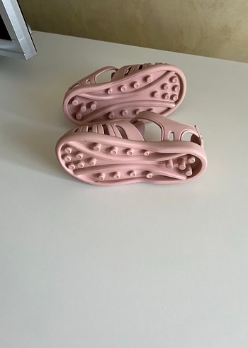 Igor Kız Çocuk Pembe Kare Desenli Kauçuk Sandalet