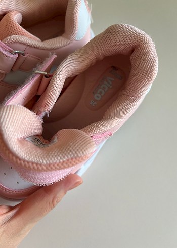 25 Beden Kız Çocuk Pudra Pembe Cırtlı Spor Ayakkabı