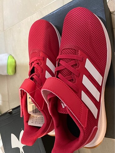 Adidas Sıfır adidas ürün hiç kullanılmadı