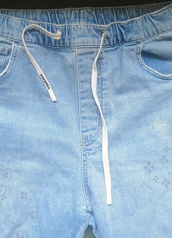 Bershka yırtık jeans