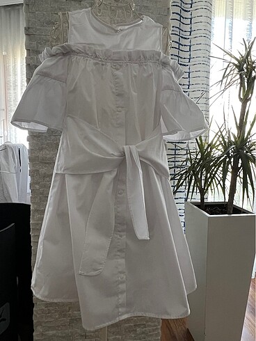 Zara kız çocuk beyaz poplin elbise