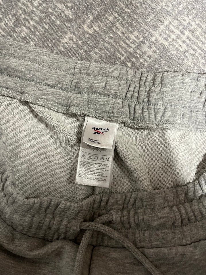 Gri Pamuklu Rahat Kesim Erkek Reebok Şort - Görsel 2