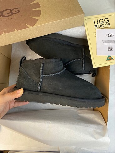 UGG MINI