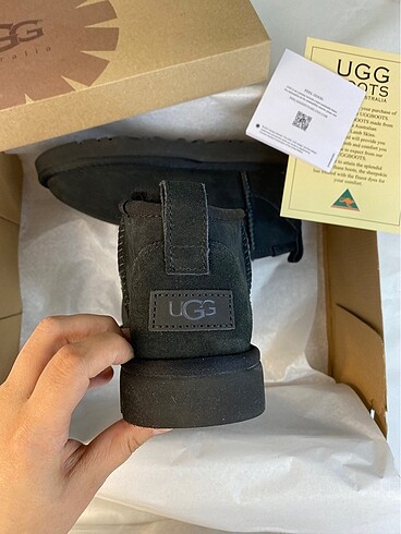 39 Beden siyah Renk UGG MINI