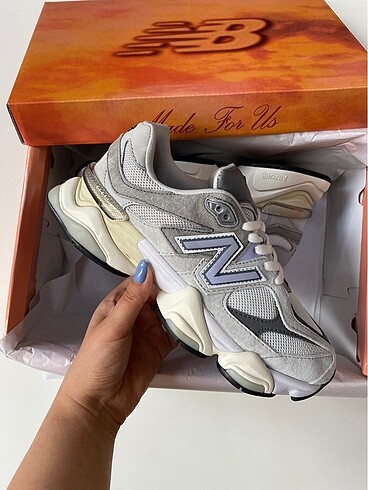 NEW BALANCE 9060