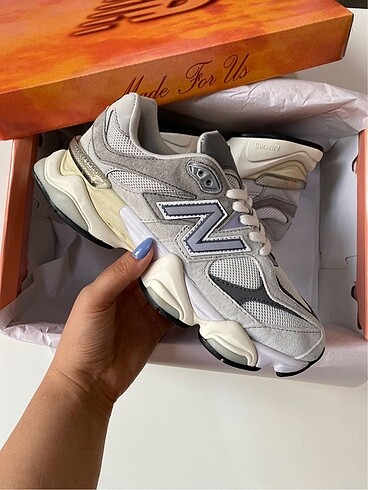 NEW BALANCE 9060