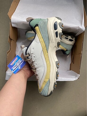 37 Beden SKECHERS DLITES