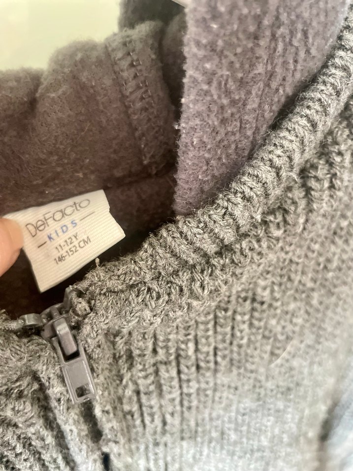 Gri Erkek Çocuk İçi Polar Dışı Örgü Ceket - Görsel 2