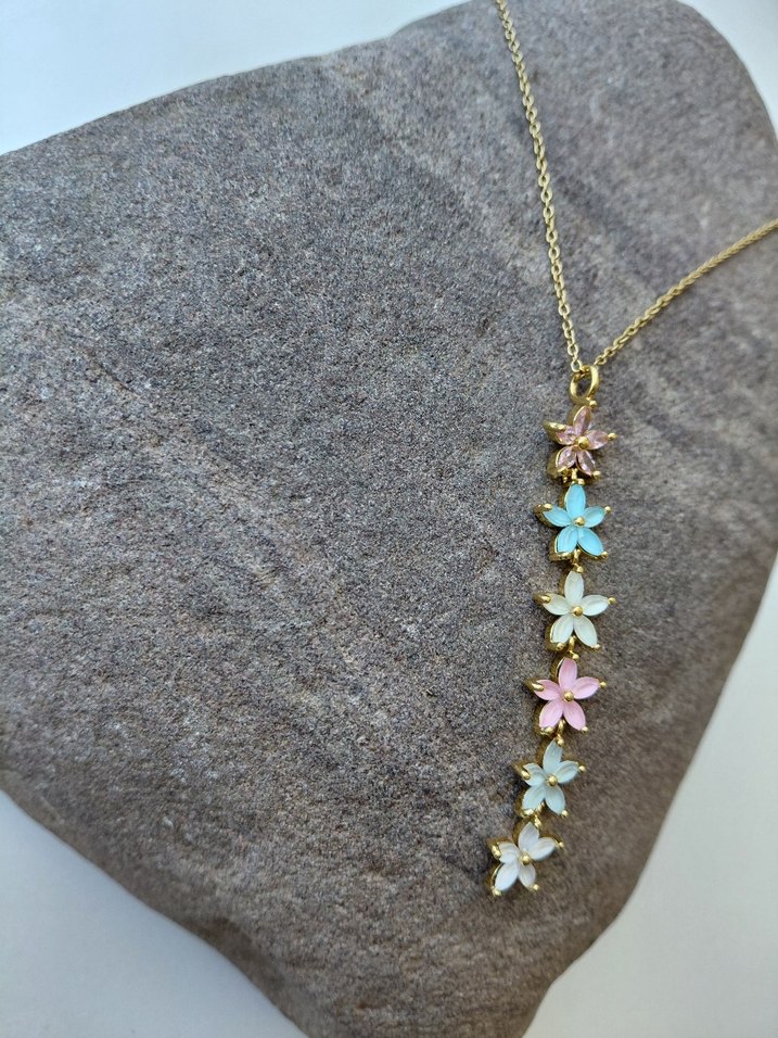Pastel Renkli Uzun Zincirli Çiçek Kolye - Görsel 3