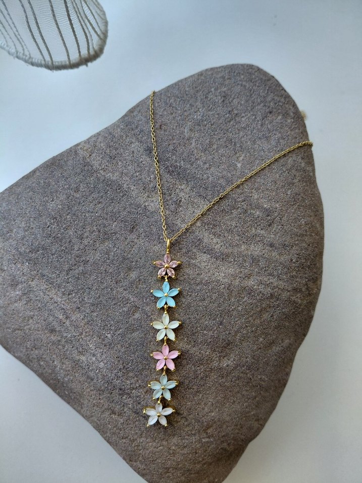 Pastel Renkli Uzun Zincirli Çiçek Kolye - Görsel 4