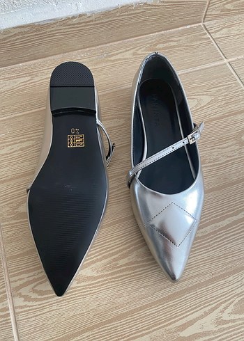 40 Beden Gri Metal Tokalı Stiletto Kadın Babet