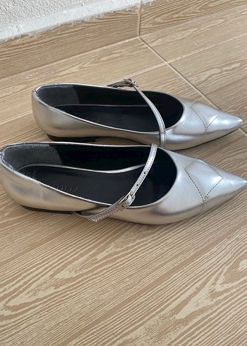 Diğer Gri Metal Tokalı Stiletto Kadın Babet