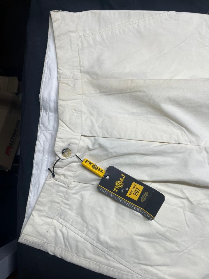 Beyaz Regular Fit Pamuklu Kemerli Erkek Pantolon - Görsel 2