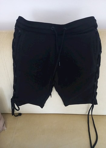 Siyah Bel Detaylı Şortu - Görsel 5