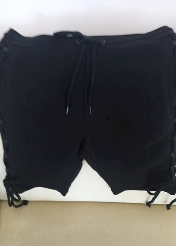 Siyah Bel Detaylı Şortu - Görsel 6