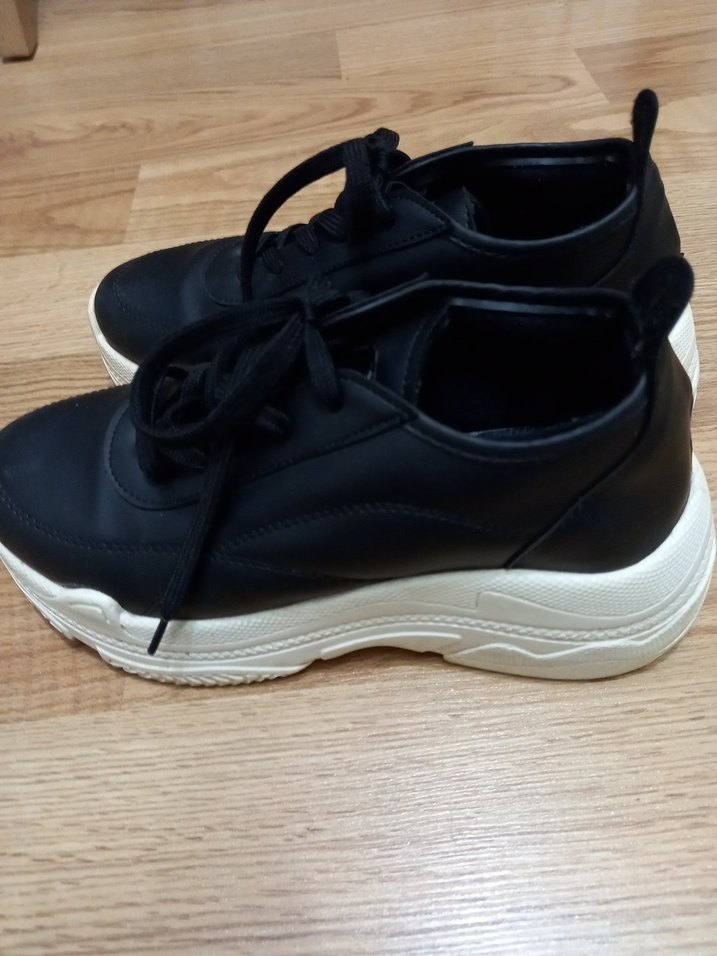 Siyah Bağcıklı Kadın Spor Ayakkabı - Görsel 3