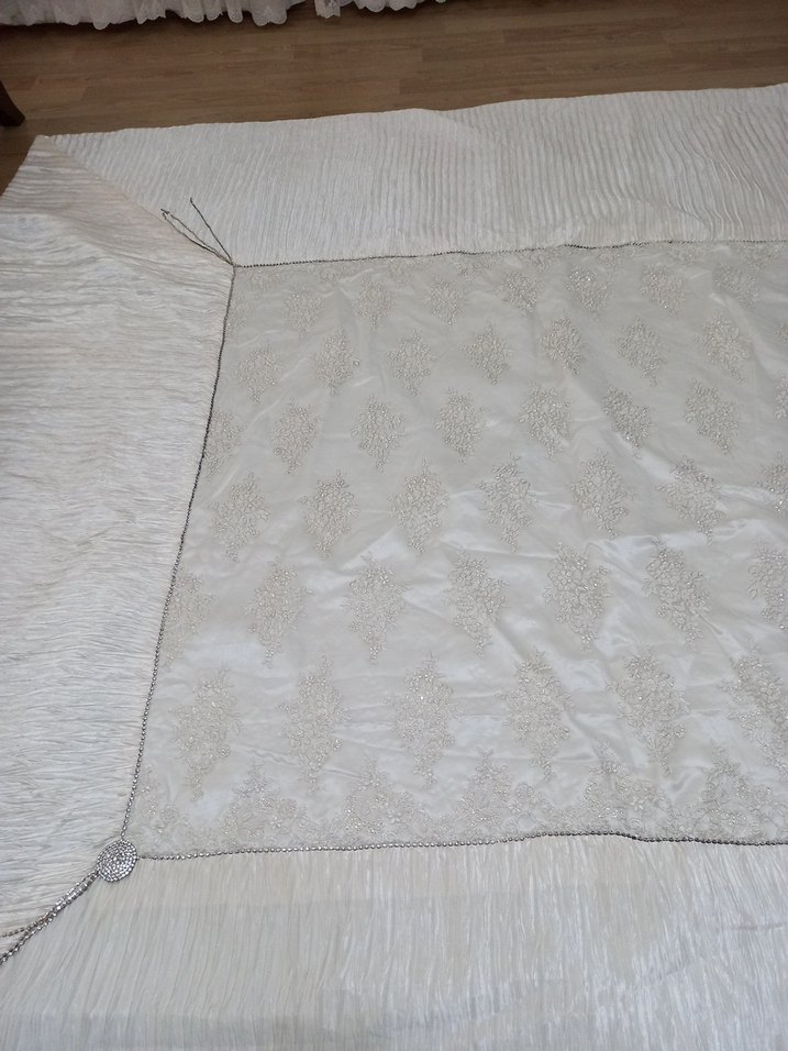 Beyaz Düz Yatak Örtüsü - Görsel 3