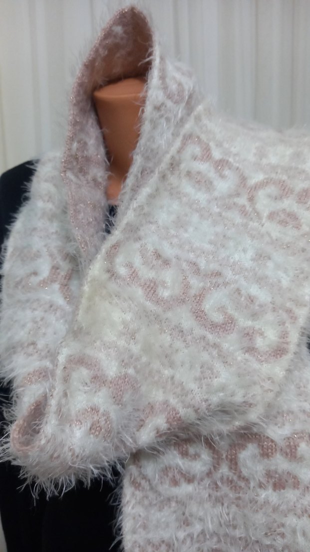 Kadın Beyaz Kürklü Örgü Bohem Şal - Görsel 2