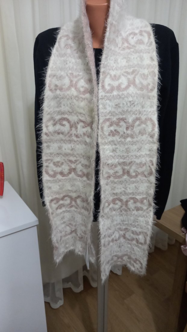 Kadın Beyaz Kürklü Örgü Bohem Şal - Görsel 3