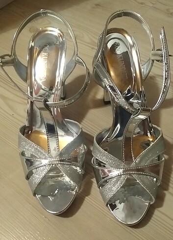 Gümüş gri renk abiye ayakkabı 
