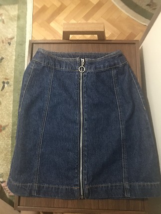 Az giyilmiş H&m etek