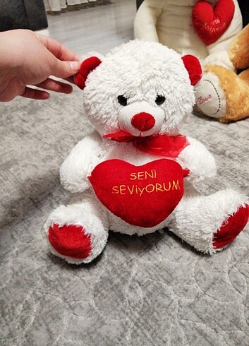 Oyuncak ayı ve yastık - Görsel 2