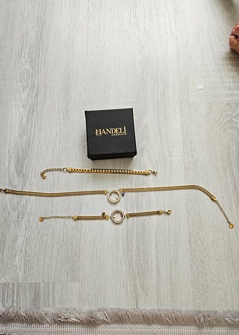 Diğer çeyrek altın uyumlu bileklik ve kolye