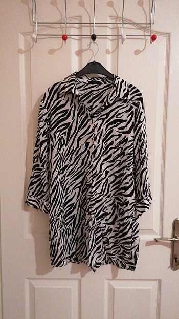 Zebra desenli gömlek