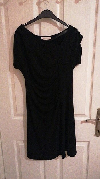 Siyah büzgü detaylı uzun elbise 