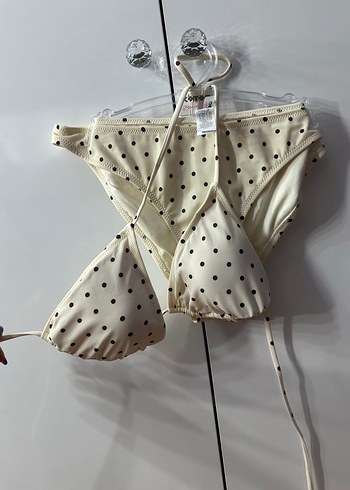 Beyaz Puantiyeli Mini Düğmeli Bikini takımı