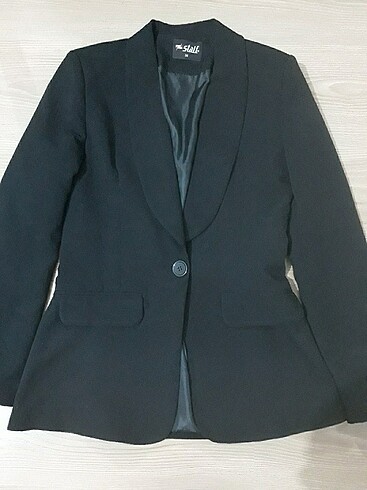 Kadın siyah ceket