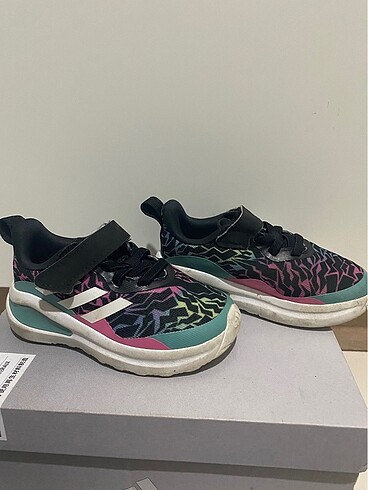Adidas Çocuk spor ayakkabı
